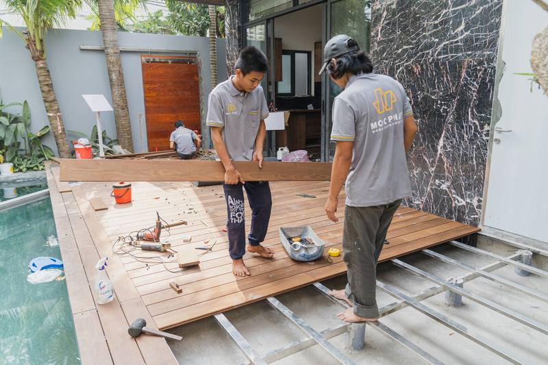 carpenter building deck - Everett Deck Repair